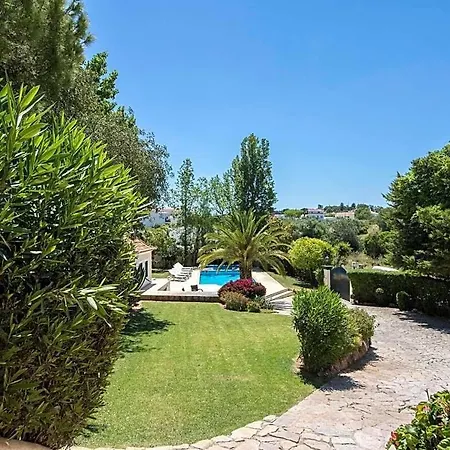 Sleeps 8 With Pool And Air Con Escanxinhas