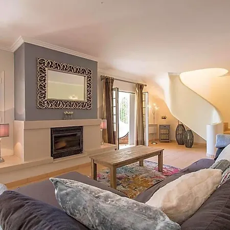 Sleeps 8 With Pool And Air Con Vila Escanxinhas