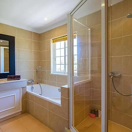 Sleeps 8 With Pool And Air Con *
