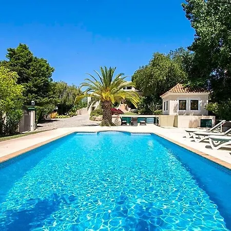 Sleeps 8 With Pool And Air Con Vila