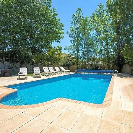 빌라 Sleeps 8 With Pool And Air Con *
