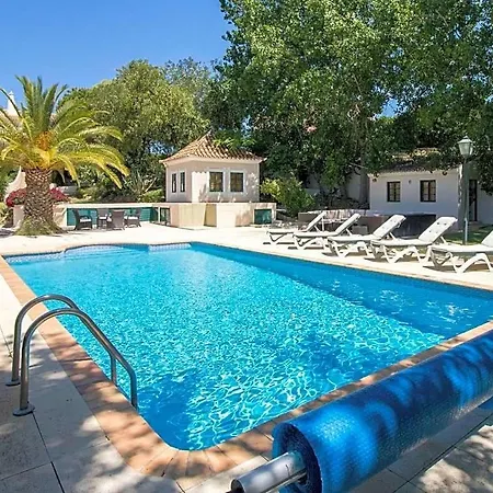 Sleeps 8 With Pool And Air Con Villa