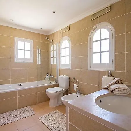 Sleeps 8 With Pool And Air Con Villa Escanxinhas